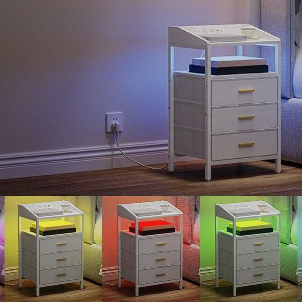 Twee nachtkastjes met LED & Oplaadstation - 3 lades - Wit