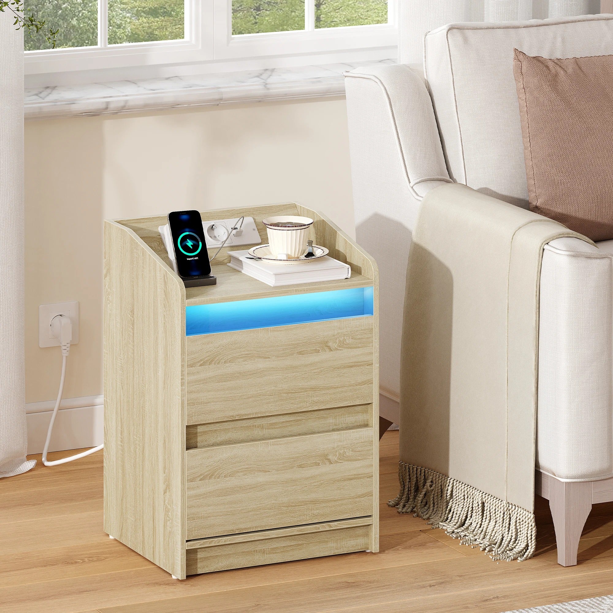 Twee Nachtkastjes Eiken – Met Laadstation en Stopcontacten