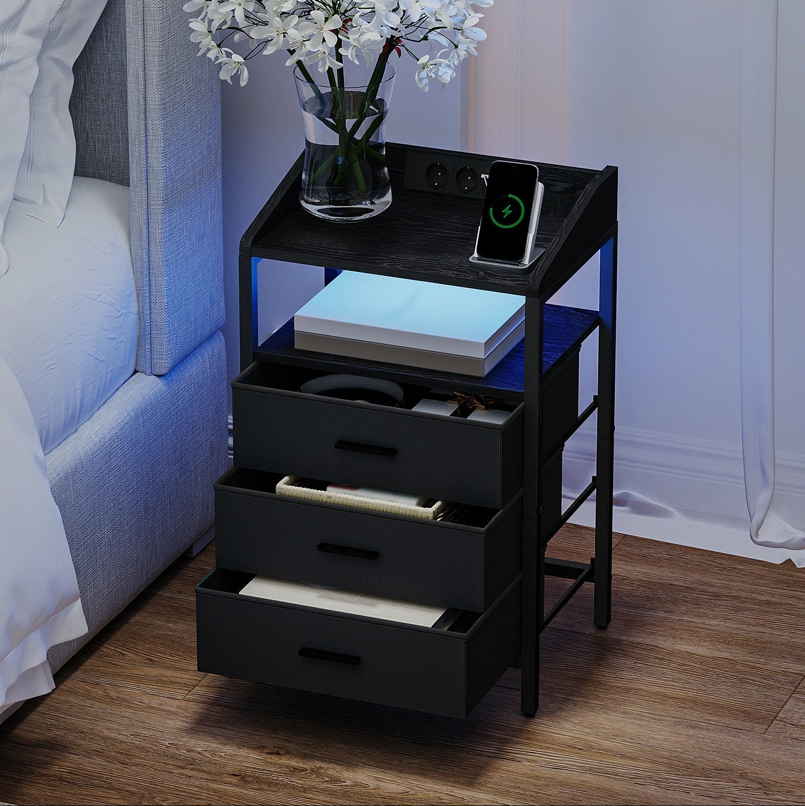 Twee nachtkastjes met LED & Oplaadstation - 3 lades - Zwart